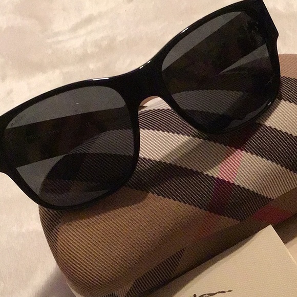 Burberry Sunglasses - Picture 2 of 13
